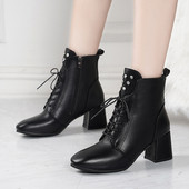 Κομψές μαύρα έκο δερμάτινεςμ πότες με χοντρό τακούνι 