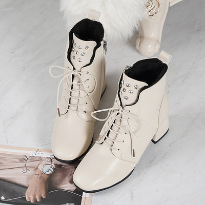 Κομψές μαύρα έκο δερμάτινεςμ πότες με χοντρό τακούνι 