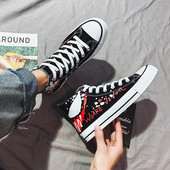 Μοντέρνα αθλητικά ανδρικά παπούτσια  με κορδόνια και εφαρμογές σε λευκό και μαύρο χρώμα