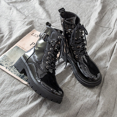 Casual γυνασικείες μπότες με κορδόνια σε λευκό και μαύρο χρώμα