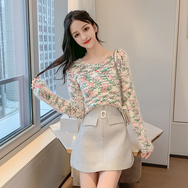 Χρωματιστό γυναικείο πουλόβερ  με λαιμόκοψη O σε διάφορα χρώματα