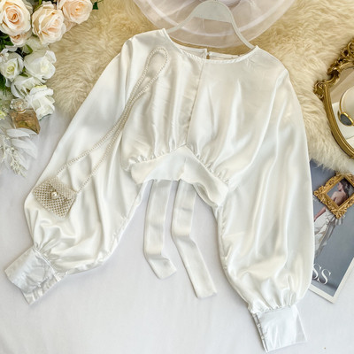 Lezser női rövid blúz nyakkendővel és ovális nyakkivágással több színben