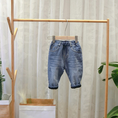 Νέο μοντέλο μοντέρνα παιδικά τζιν με τσέπες και μαλακή επένδυση σε μπλε χρώμα