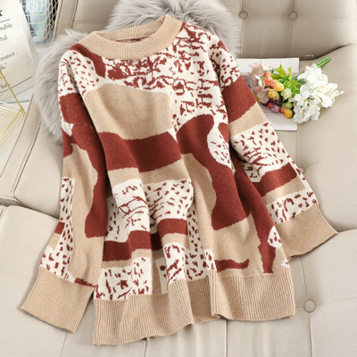 Γυναικείο casual πουλόβερ με ωοειδές λαιμόκοκκο και χρωματικό μοτίβο σε τρία χρώματα