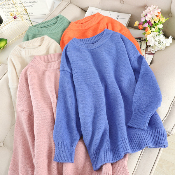 Női alkalmi pulóver ovális nyakkivágással, különböző színekben