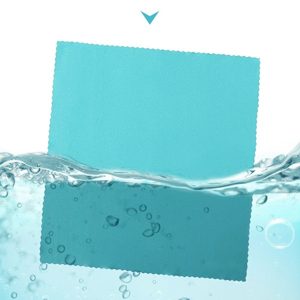 Преносима бързо съхнеща кърпа за пътуване със силиконов калъф в пет цвята 