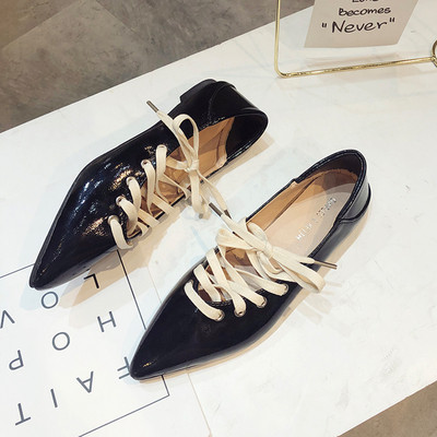 Pantofi de damă cu șireturi model ascuțit în roșu și negru