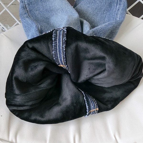 Modern gyerekfarmer puha béléssel a színében