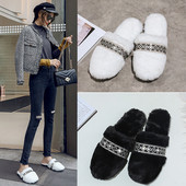 Papuci de puf pentru femei cu un element - pietre în alb și negru