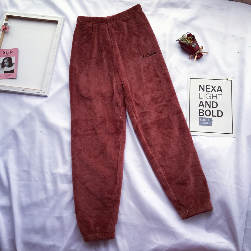 Γυναικείο αθλητικό παντελόνι σε διάφορα χρώματα με απαλή επένδυση