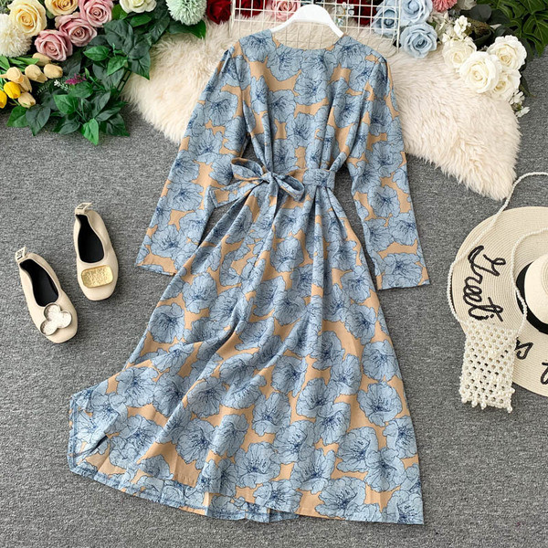 Modern női ruha hosszú ujjal, három színben