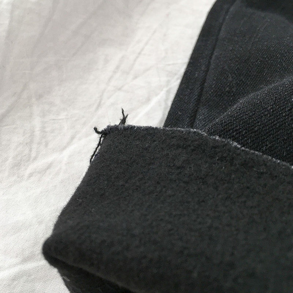 Model nou de blugi de dama cu talie inalta si buzunare in negru