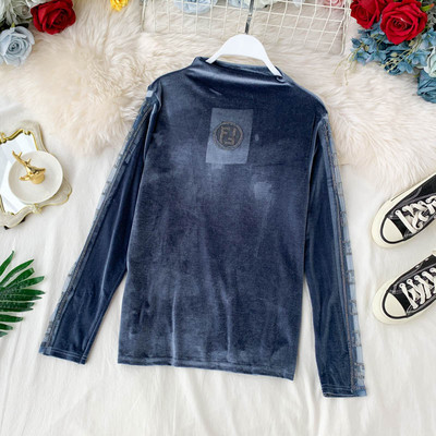 Bluza de dama din catifea decorata cu pietre in mai multe culori