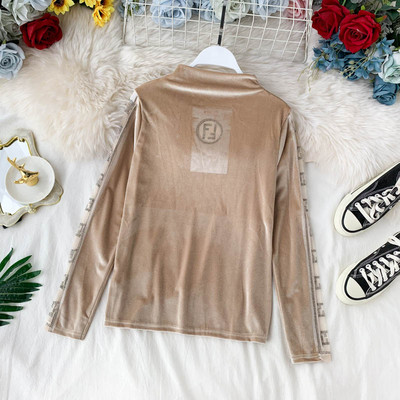 Bluza de dama din catifea decorata cu pietre in mai multe culori