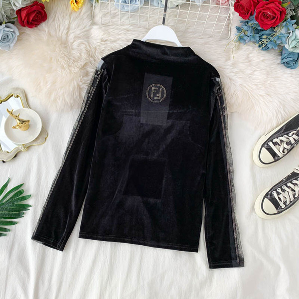 Bluza de dama din catifea decorata cu pietre in mai multe culori