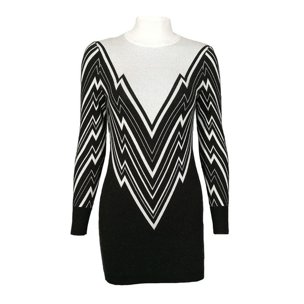 Modern női rövid ruha magas gallérral és hosszú ujjú fekete színben