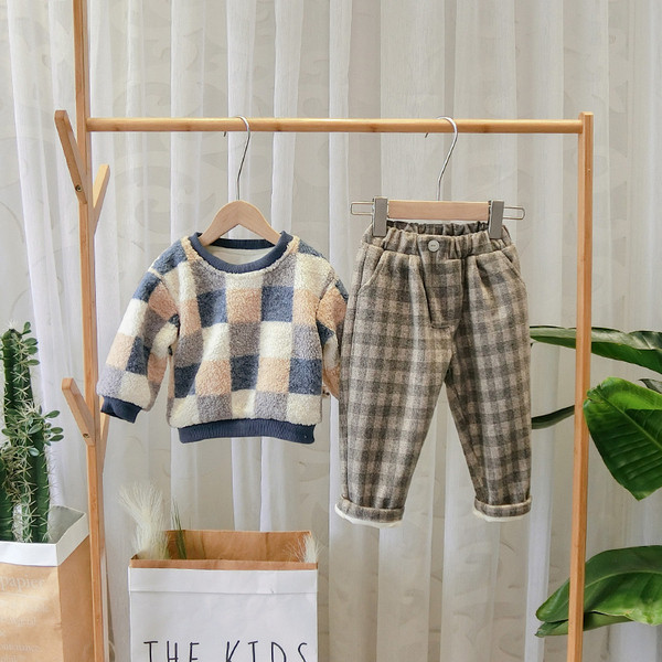 Παιδικά καρό παντελόνια για αγόρια σε γκρι και καφέ χρώματα