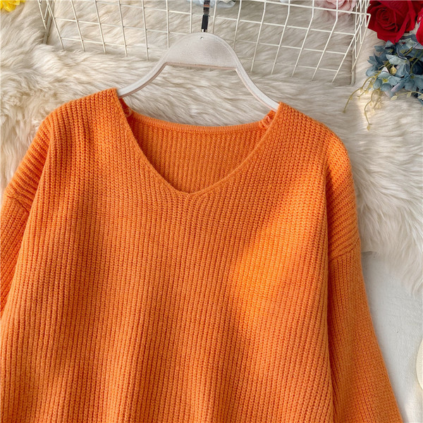 Pulover de dama cu decolteu spitz in mai multe culori