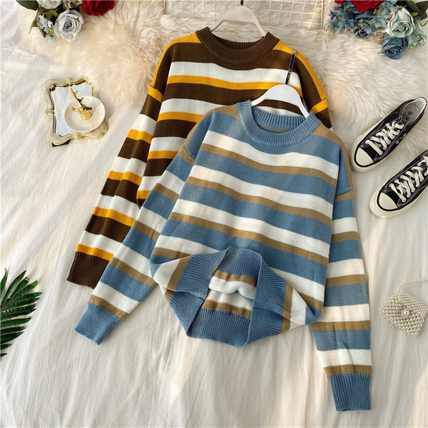 Μοντέρνο γυναικείο πουλόβερ σε δύο χρώματα