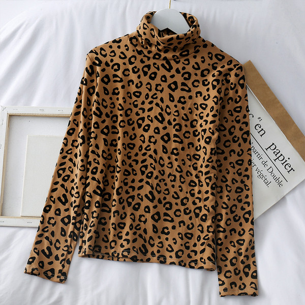 Καθημερινή γυναικεία μπλούζα με κολάρο και ζωικό μοτίβο σε διάφορα χρώματα