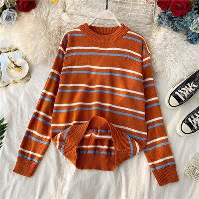 Pulover de dama in dungi cu decolteu oval in trei culori