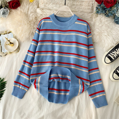 Pulover de dama in dungi cu decolteu oval in trei culori