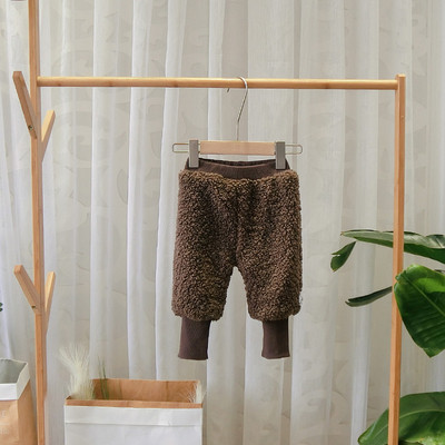 Új modell gyereknadrág fiúknak barna, zöld, bézs és fehér színben