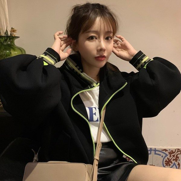 Γυναικείο φούτερ με φερμουάρ σε γκρι και μαύρο χρώμα