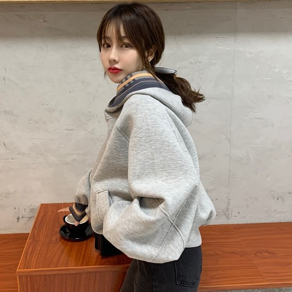 Γυναικείο φούτερ με φερμουάρ σε γκρι και μαύρο χρώμα