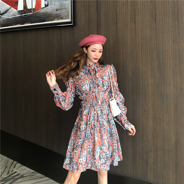 Μοντέρνο γυναικείο φόρεμα  με ελαστική μέση και floral τύπωμα