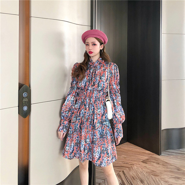 Μοντέρνο γυναικείο φόρεμα  με ελαστική μέση και floral τύπωμα