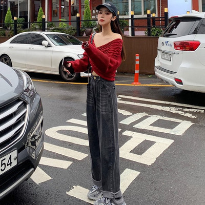 Γυναικείο πουλόβερ με γυμνούς ώμους σε μαύρο, μπλε και μπορντό χρώμα