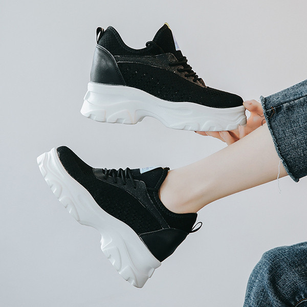 Καθημερινά γυναικεία αθλητικά παπούτσια με πολύχρωμη εφαρμογή σε διάφορα χρώματα