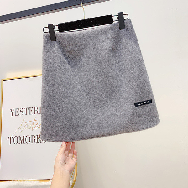 Modern női szoknya magas derékkal, három színben