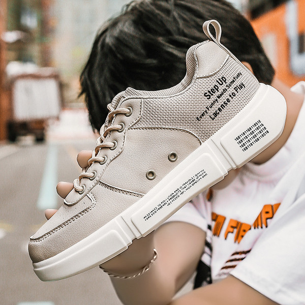 Adidasi moderni pentru barbati cu talpa groasa si sireturi in alb, bej si gri