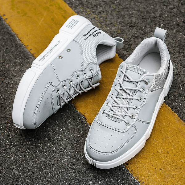 Adidasi moderni pentru barbati cu talpa groasa si sireturi in alb, bej si gri