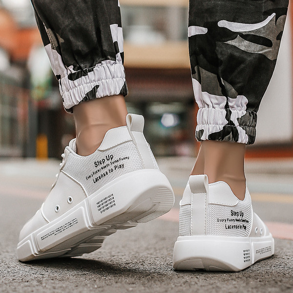 Adidasi moderni pentru barbati cu talpa groasa si sireturi in alb, bej si gri