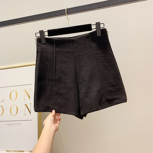 Pantaloni scurți de iarnă de damă cu fermoar de culoare maro și negru