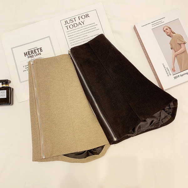 Pantaloni scurți de iarnă de damă cu fermoar de culoare maro și negru