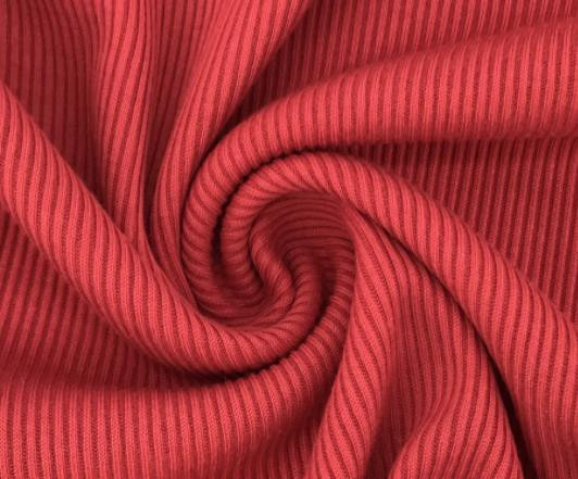 Bluză casual de damă cu guler înalt și inscripție în roșu