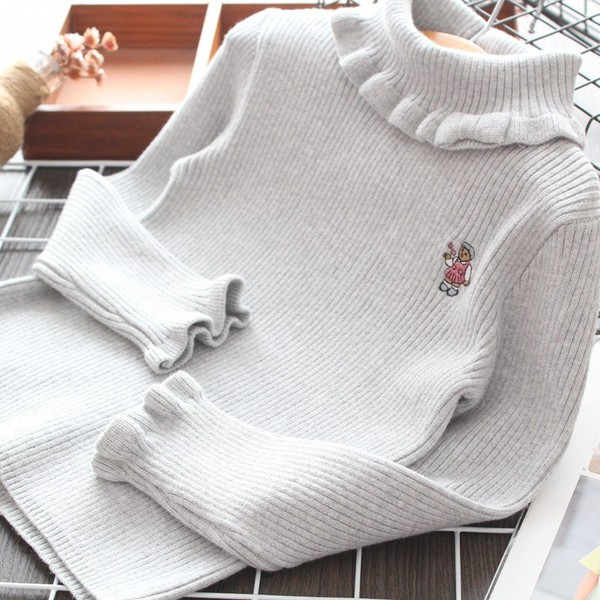 Pulover de dama modern cu guler polo si broderie pentru fete in gri si alb