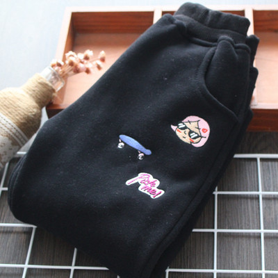 Μοντέρνο παιδικό αθλητικό μπουφάν σε κεντήματα μπλε, μαύρο και μοβ χρώμα