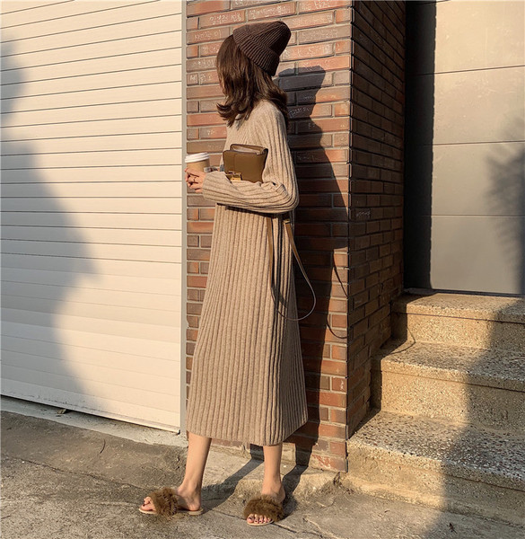 Μοντέρνο μακρύ πλεκτό γυναικείο φόρεμα με ψηλό κολάρο σε διάφορα χρώματα