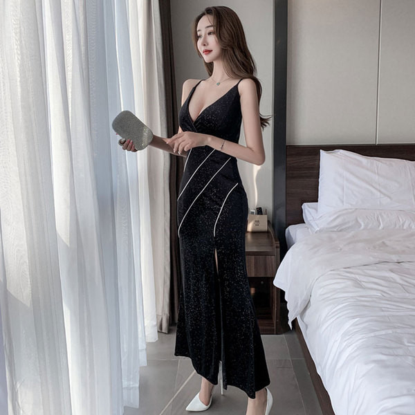 Rochie elegantă de damă, cu bretele subțiri și pietre în roșu și negru