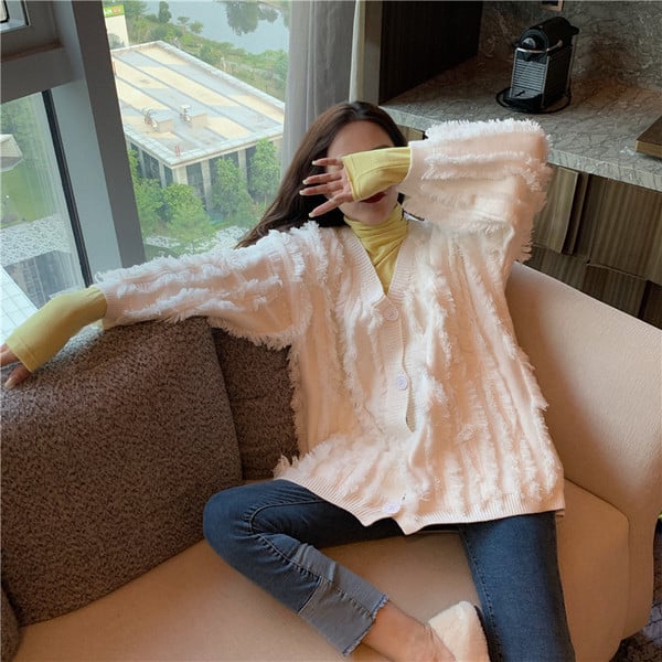 Cardigan de damă cu franjuri și nasturi în alb și negru