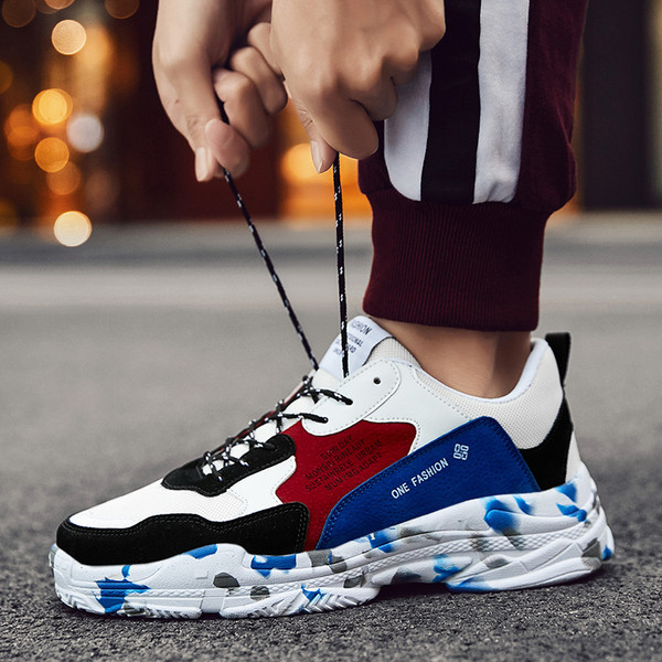 Καθημερινά ανδρικά αθητικά παπούτσια σε μπλε, μοβ και κόκκινο χρώμα