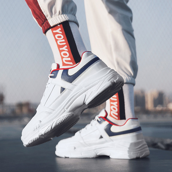 Tenisi de bărbați controversați cu șireturi și talpă aspră în trei culori