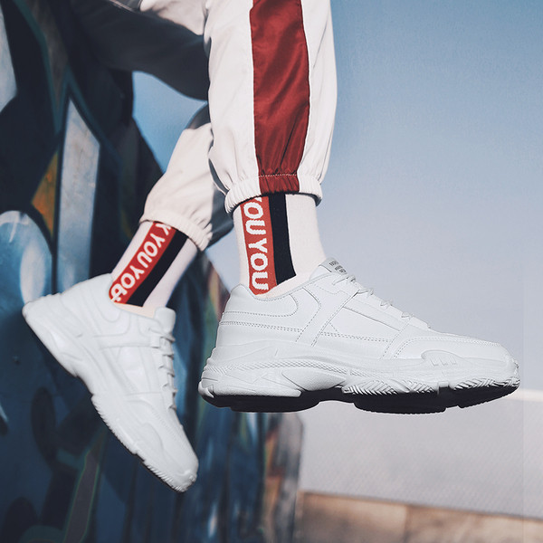 Tenisi de bărbați controversați cu șireturi și talpă aspră în trei culori