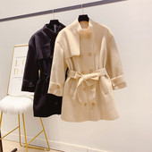 Γυναικείο παλτό με ζώνη σε μαύρο και μπεζ χρώμα