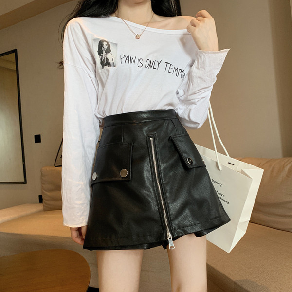 Κοντύ φούστα- παντελόνι  με φερμουάρ σε μαύρο και άσπρο χρώμα